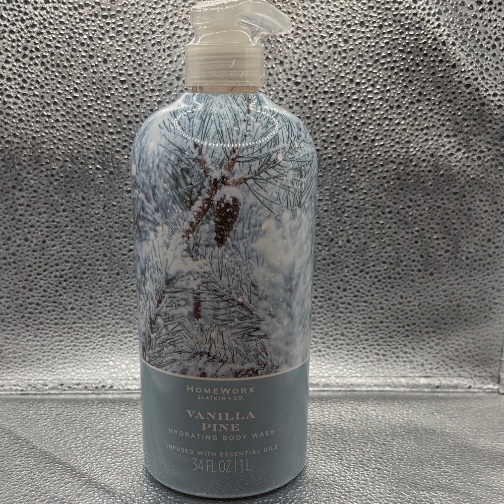 HomeWorx Vanilla Pine Hydrating Body Wash — Light Blue new sealed 34 ounces